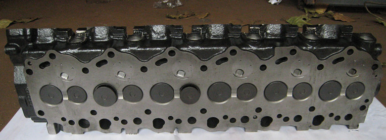 1HDT 12V CYLINDER HEAD /ASSY 